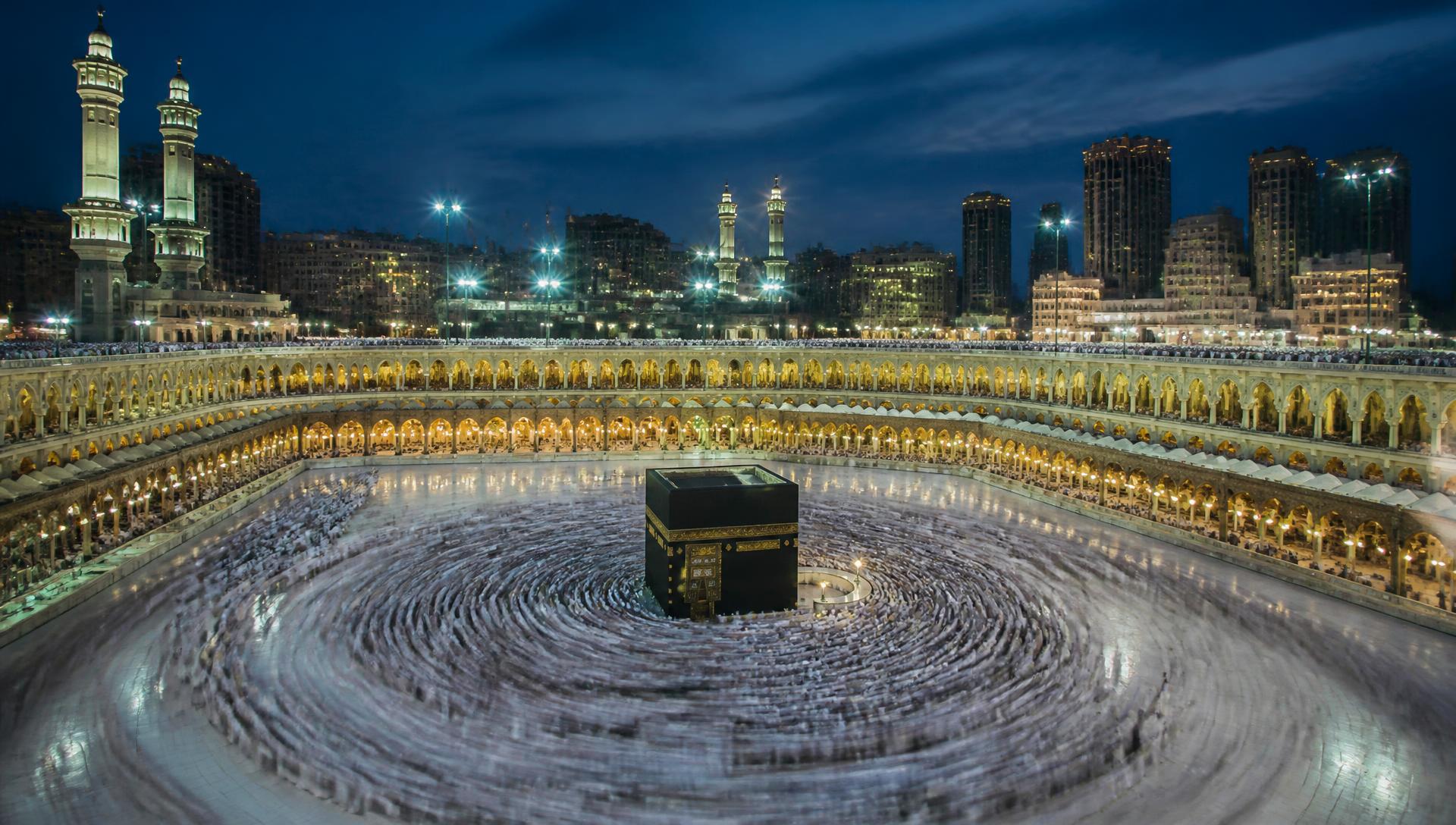 Masjidil Haram Makkah pada waktu senja dari ketinggian